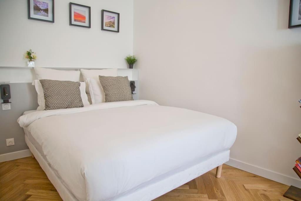 Fully Renovated Historic Apt In Heart Mouffetard Paris Exterior photo