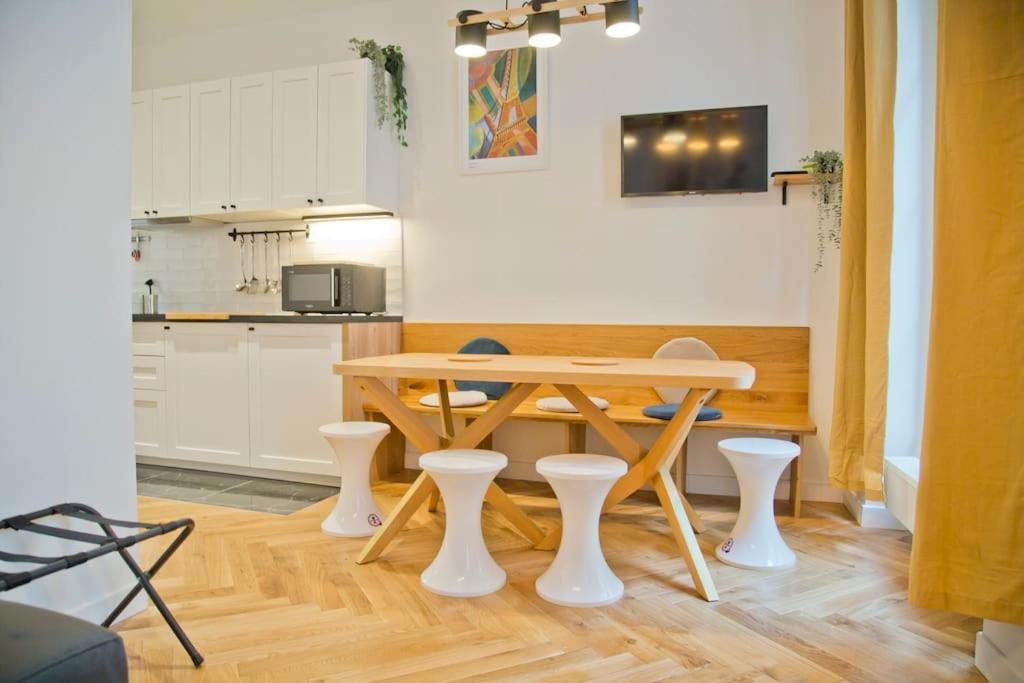 Fully Renovated Historic Apt In Heart Mouffetard Paris Exterior photo